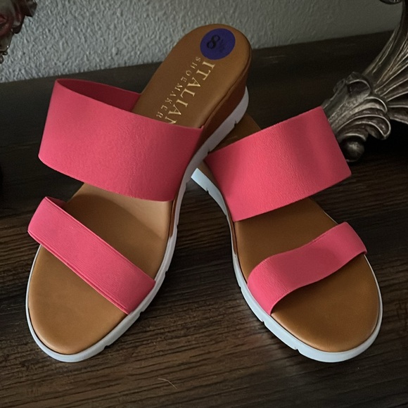 ITALIAN SHOE MAKERS ELASTIC STRAP WEDGE (SIZE 8 ) - Picture 9 of 11